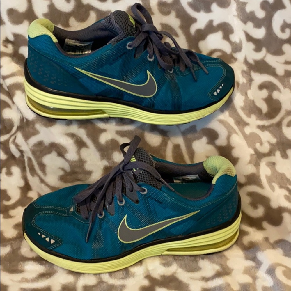 Teal and lime women’s Nike tennis shoes - Picture 1 of 5